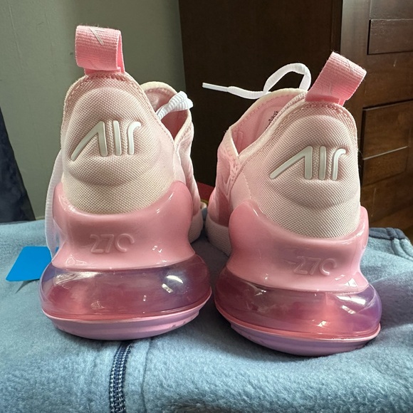 Nike AirMax 270 Big Kids Size 7 fits Women’s Size 8 - Picture 3 of 5